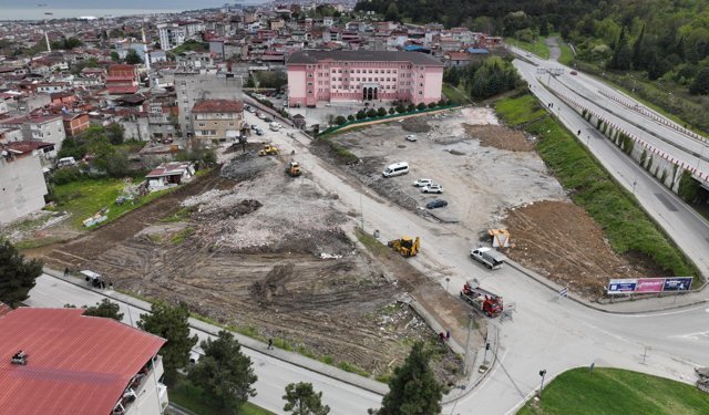 Samsun'da kentsel dönüşümde müteahhit firmalar ile imzalar atıldı