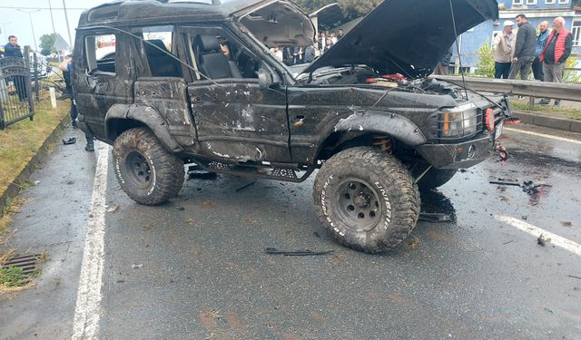Takla atan cip, karşı şeritteki başka bir cipin üzerine düştü: 1 ölü, 7 yaralı