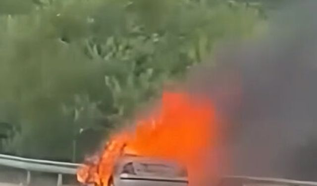 Tokat'ta seyir halindeki otomobil yandı