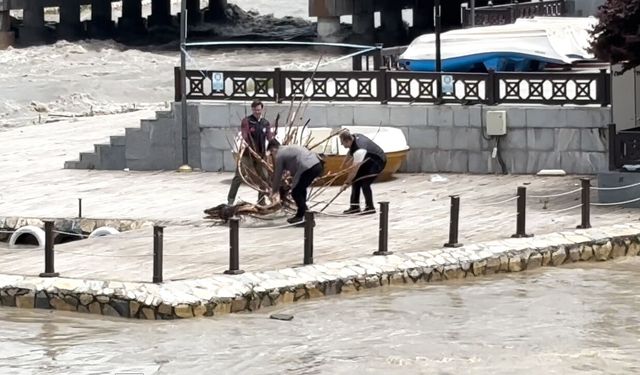 Tokat'ta tarım arazilerinin sular altında kaldığı anlar dronla görüntülendi (2)