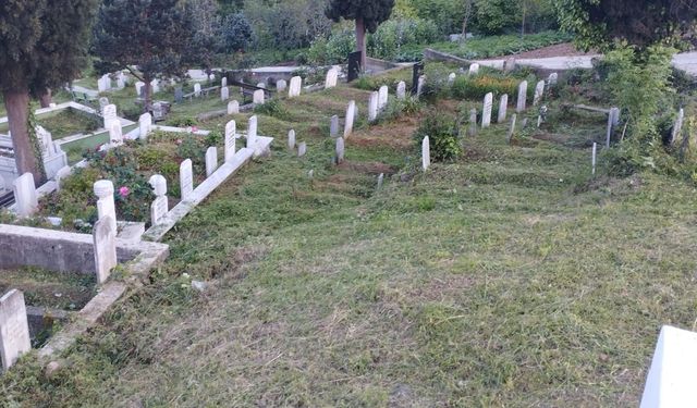 Trabzon'da Kurban Bayramı öncesi mezarlıklar temizlendi