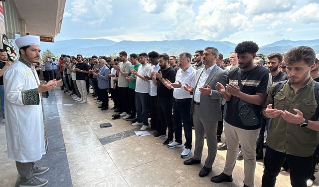 Aydınlatma direğine çarpan motosikletteki 2 üniversite öğrencisi öldü (2)