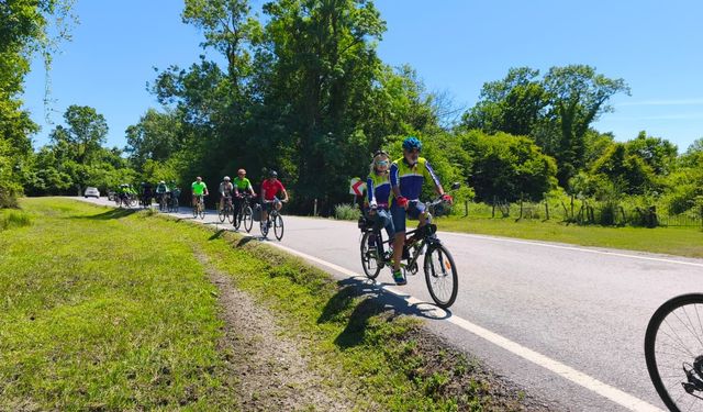 Çevre için 76 kilometre pedal çevirdiler