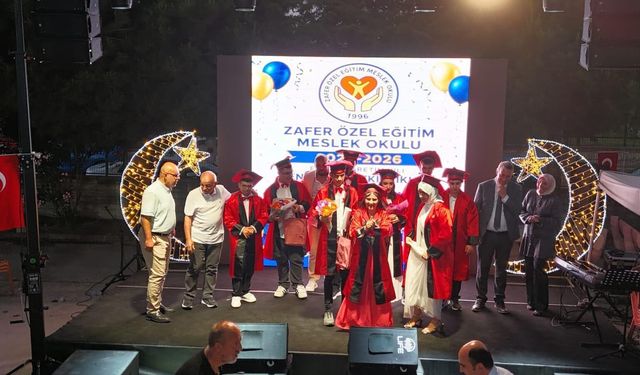 Özel eğitim öğrencileri mezuniyet coşkusu yaşadı