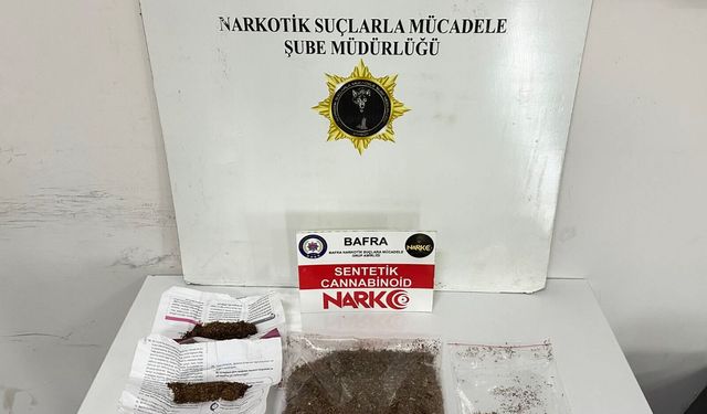Samsun'da aranan şüpheli uyuşturucu satarken suçüstü yakalandı