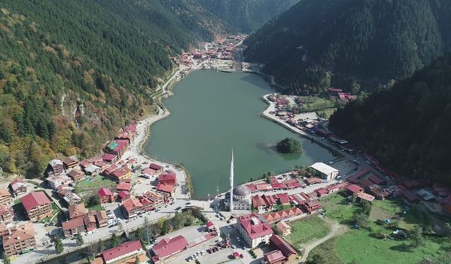Uzungöl'de yaz manzarası; güneşi gören akın etti/Ek fotoğraflar