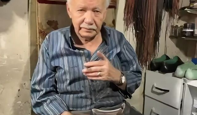 9 yaşında çırak olarak başladığı mesleğinde 63 yıldır ayakkabı tamir edip, üretiyor