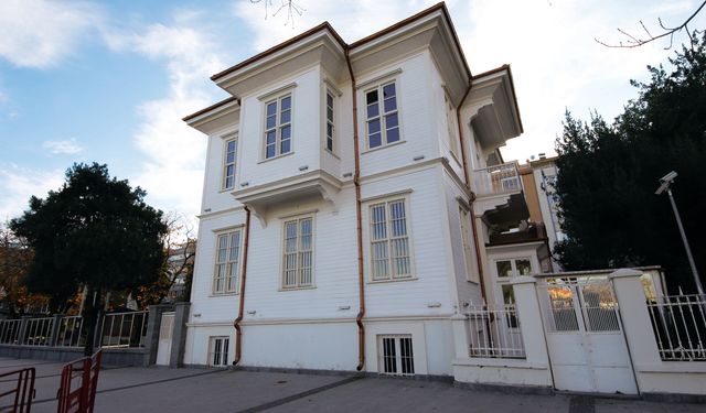 Ali Fuat Başgil'in kimliği Samsun Kent Müzesi'nde