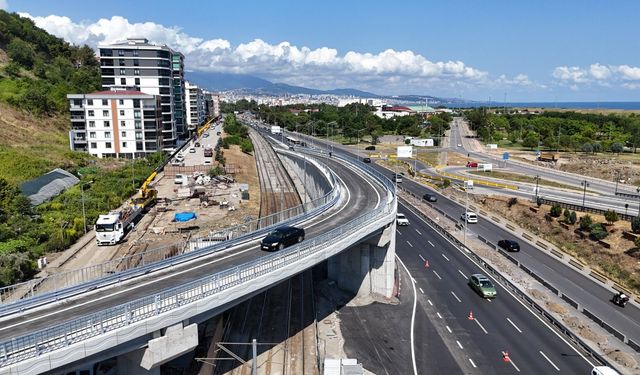 Kenan Şara Köprülü Kavşağı'nda 2 bağlantı yolu trafiğe açıldı
