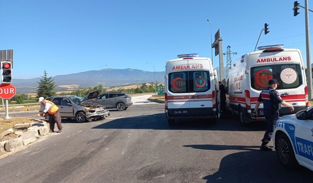 Otomobil takla attı; 5 yaralı