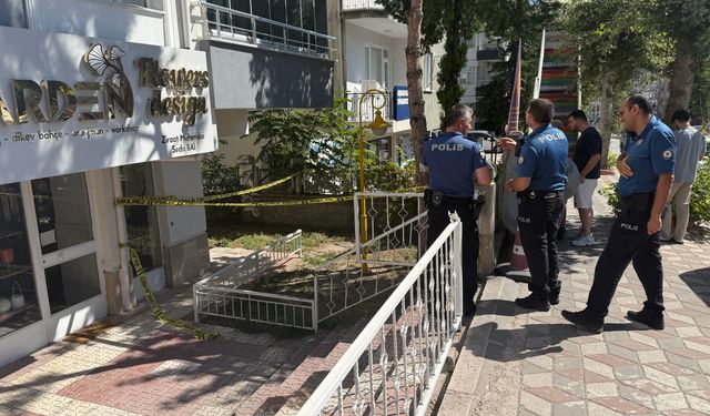 Balkondan düşüp hayatını kaybetti
