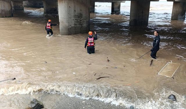 Giresun'da selde kayıp dayı ve yeğeni arama çalışmaları 2'nci gününde/ Ek fotoğraflar