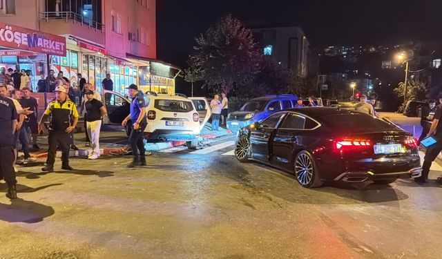 Otomobil polis aracıyla çarpıştı: 2 polis yaralı