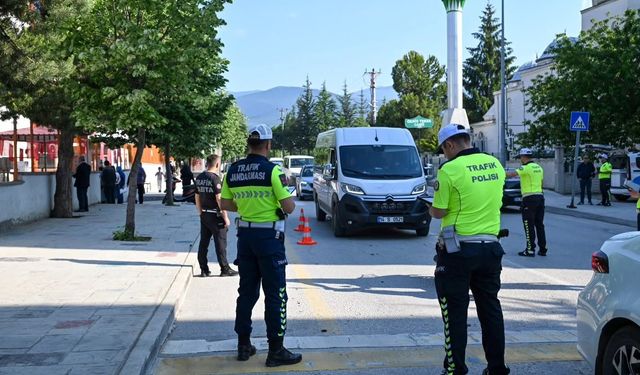 Polis ve jandarma ekiplerinden kaçakçılık ve narkotik operasyonu