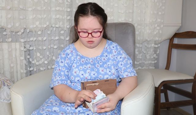 Rüyasında Kabe'yi gören Down sendromlu Hüma, umre hayali için harçlıklarını biriktiriyor