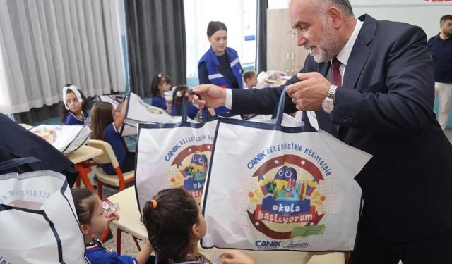 Samsun Canik Belediyesi'nden tüm öğrencilere çanta ve kırtasiye seti