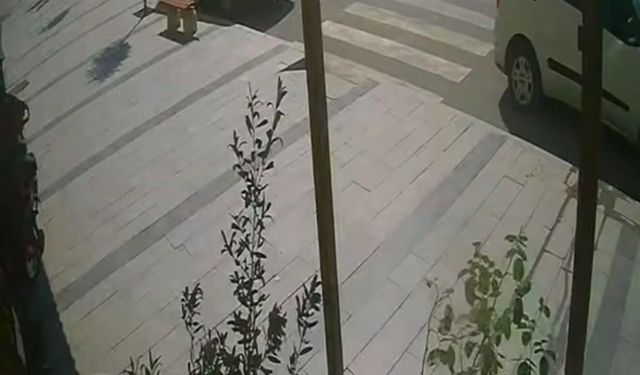 Yaya geçidinde otomobilin çarptığı kişi yaralandı (2)