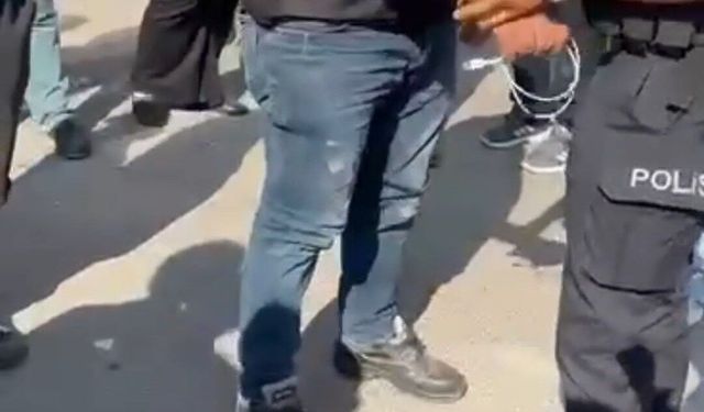2 kız çocuğunun etek altı görüntülerini çektiği iddia edilen şüpheli, vatandaşlar tarafından yakalandı