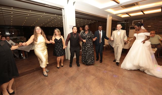 Afrika'da başlayan aşk horonla taçlandı; Trabzon'a Kenyalı gelin