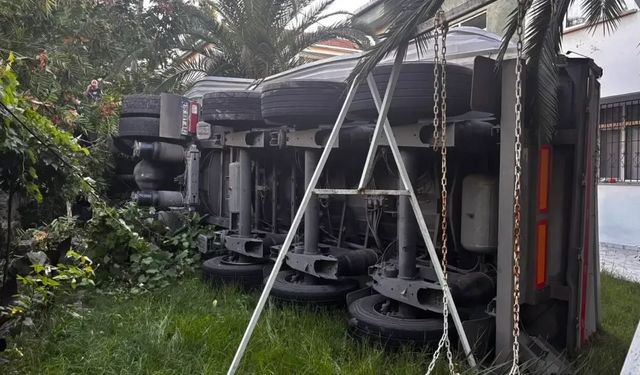 Akçakoca'da TIR ile patpat çarpıştı: 4 ölü, 9 yaralı