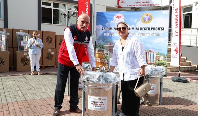 Arıcılara yüzde 70 hibeli bal süzme makinesi desteği