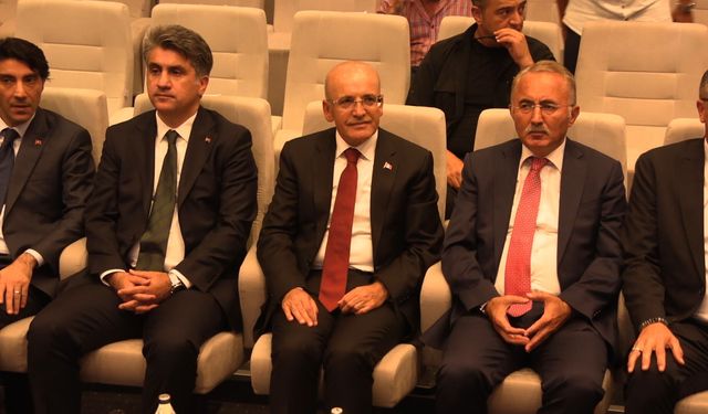 Bakan Şimşek, Bolu'da iş dünyası ve partililerle buluştu