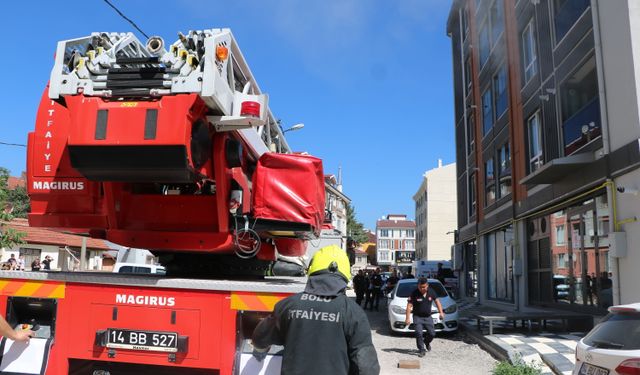 Evindeki çamaşır makinesi yanan kadın, gözyaşlarına boğuldu