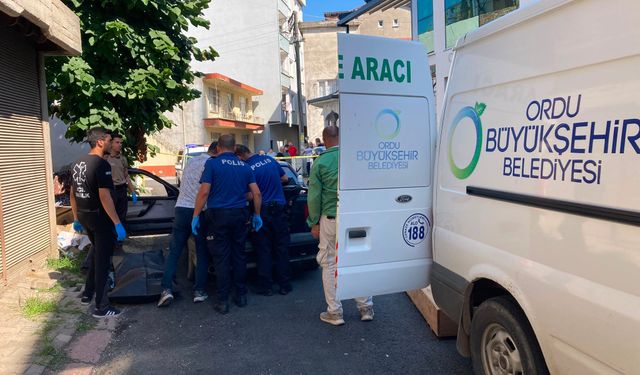 Park halindeki otomobilinde ölü bulundu