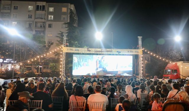 Samsun'da açık hava sinema geceleri ile yaz akşamları renkleniyor