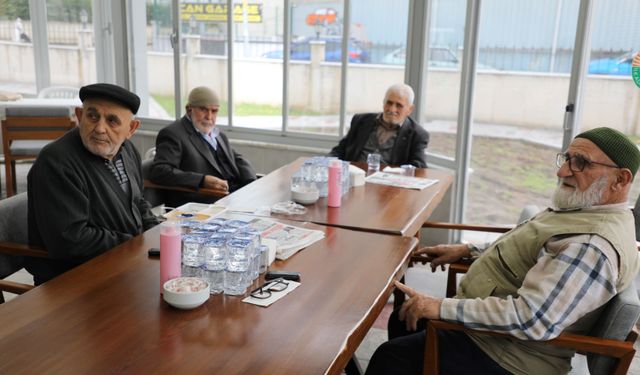Başkan Kurnaz: Değerli büyüklerimizin daima yanındayız