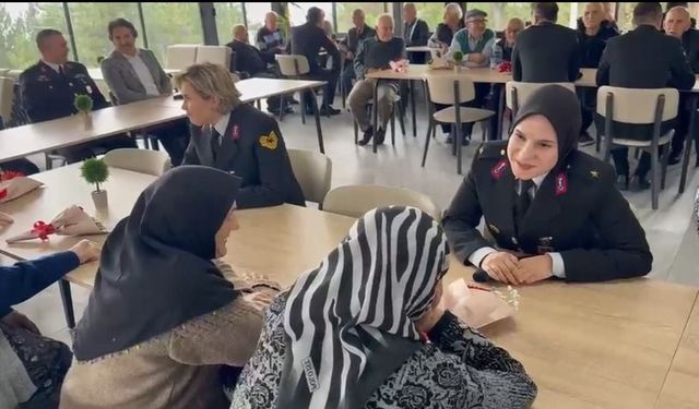 Jandarma ekipleri huzurevini ziyaret etti
