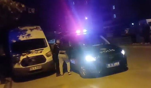 Kaçarken motosikletiyle polise çarpan sürücünün üzerinden uyuşturucu hap çıktı