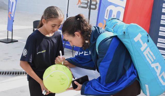 Milli tenisçi Ayla Aksu Kahraman, çeyrek finale yükseldi