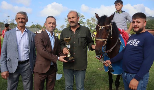 Ordu'da 'Cumhuriyet Kupası Rahvan At Yarışları' düzenlendi