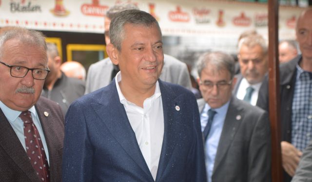 Özgür Özel Rize'de esnafla bir araya geldi