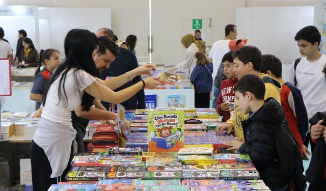 'Samsun Kitap Fuarı' ziyaretçilere kapılarını açtı
