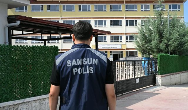 Samsun'da polis ve jandarmadan okul güvenliğine ilişkin bilgilendirme çalışması yapıldı