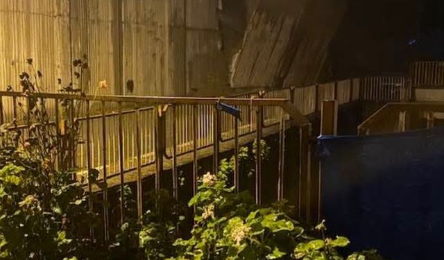 Zonguldak'ta istinat duvarı çöktü: 3 araç hasar gördü