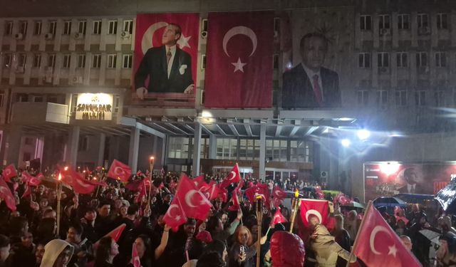 Zonguldak'ta yağmur altında coşkulu cumhuriyet yürüyüşü