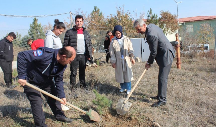 Artova MYO’dan geleceğimiz gençlerimiz projesi