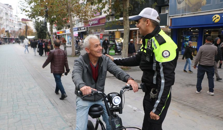 Trafiğe kapalı caddede motosiklet ve elektrikli bisikletle gezenlere ceza