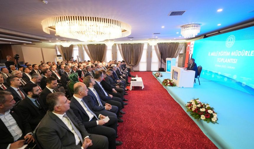 Bakan Tekin, 81 ilin milli eğitim müdürüyle bir araya geldi