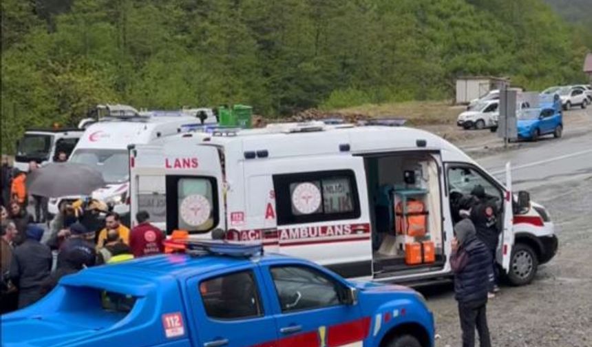 Otomobil ile hafif ticari araç çarpıştı: 7 yaralı