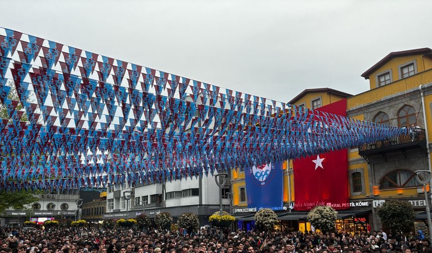 Trabzon halkı Avrupa 2'ncisi gençlerini heyecanla izledi
