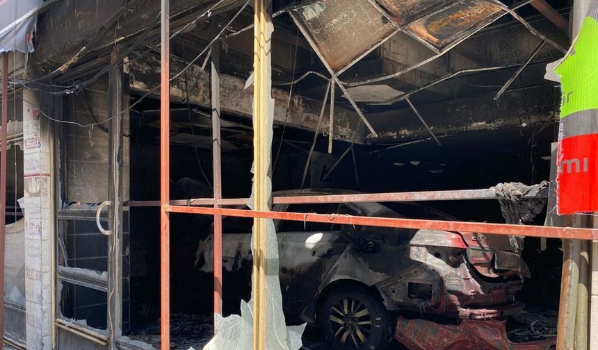 Alevlerin arasında kalan oto yıkamacı öldü, o anlar kamerada