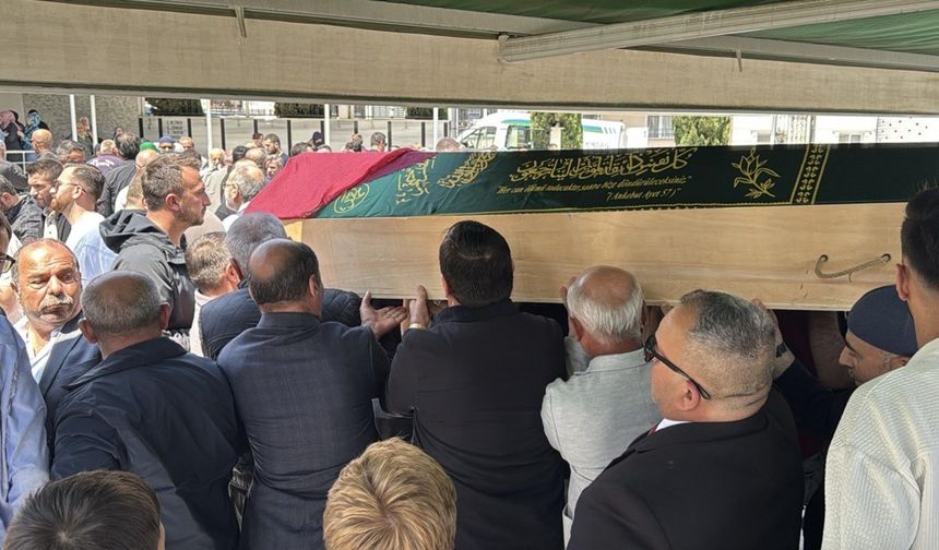Çanakkale'deki otobüs kazasında ölen kadın, Tekirdağ'da toprağa verildi
