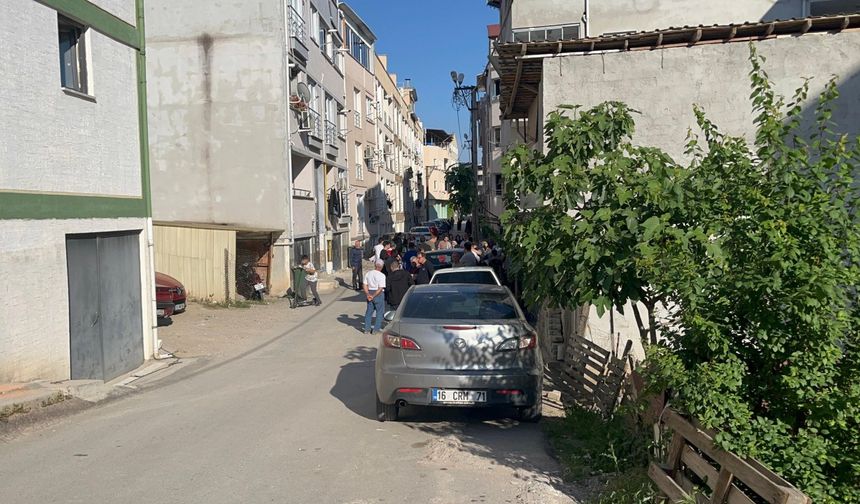‘Çöp atma’ tartışması kılıç ve sopalı kavgaya dönüştü: 3 yaralı