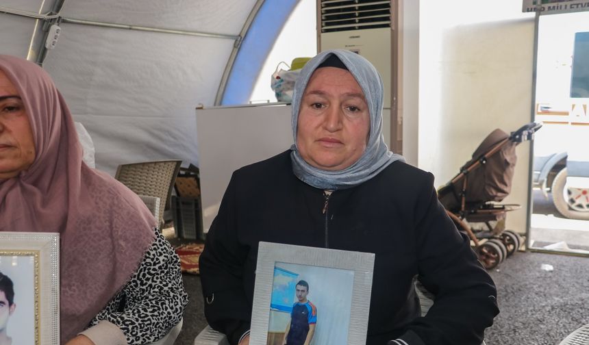 Diyarbakır'da evlat nöbeti tutan aileler: İnşallah bayramdan önce çocuklarımıza kavuşuruz