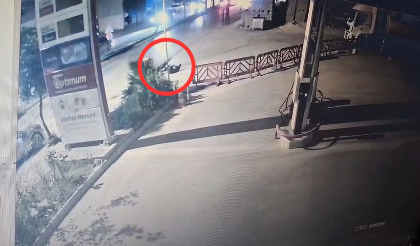 Eski eşini, sokak ortasında ayağından vurdu; olay anı kamerada / Ek fotoğraflar
