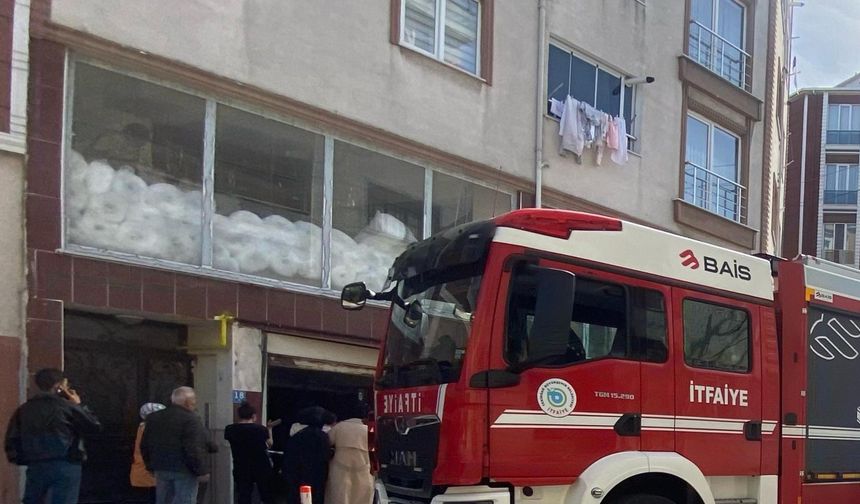 Garajda tamir etmek istediği otomobilinin altında kalıp, öldü